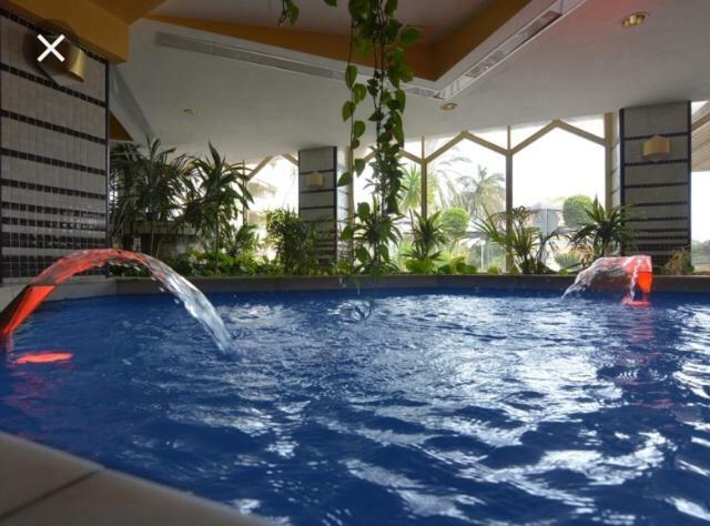 Benalbeach Jr Suite Малага Екстериор снимка