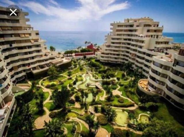 Benalbeach Jr Suite Малага Екстериор снимка