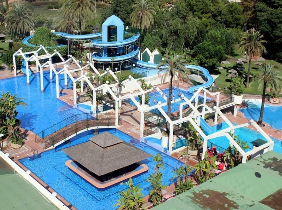 Benalbeach Jr Suite Малага Екстериор снимка