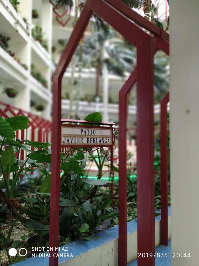 Benalbeach Jr Suite Малага Екстериор снимка