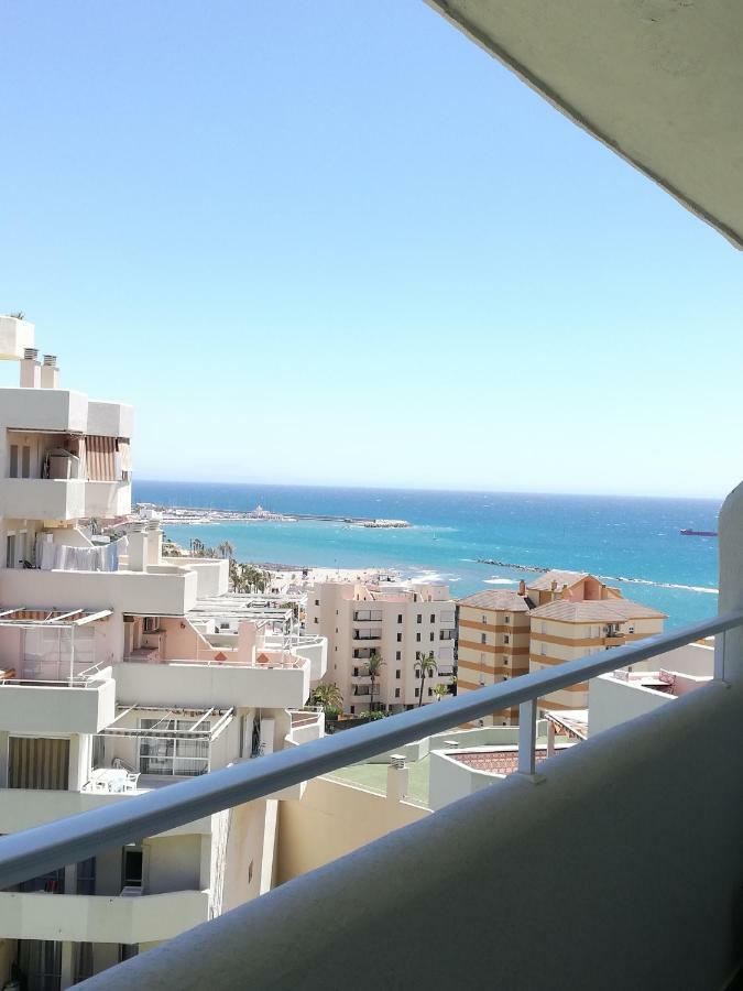 Benalbeach Jr Suite Малага Екстериор снимка