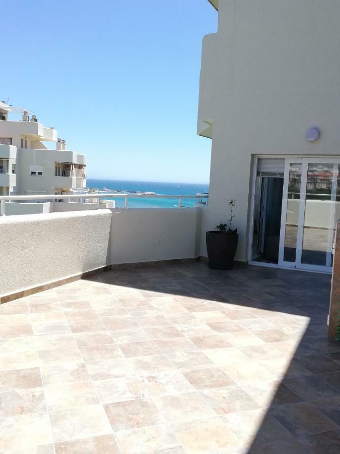 Benalbeach Jr Suite Малага Екстериор снимка